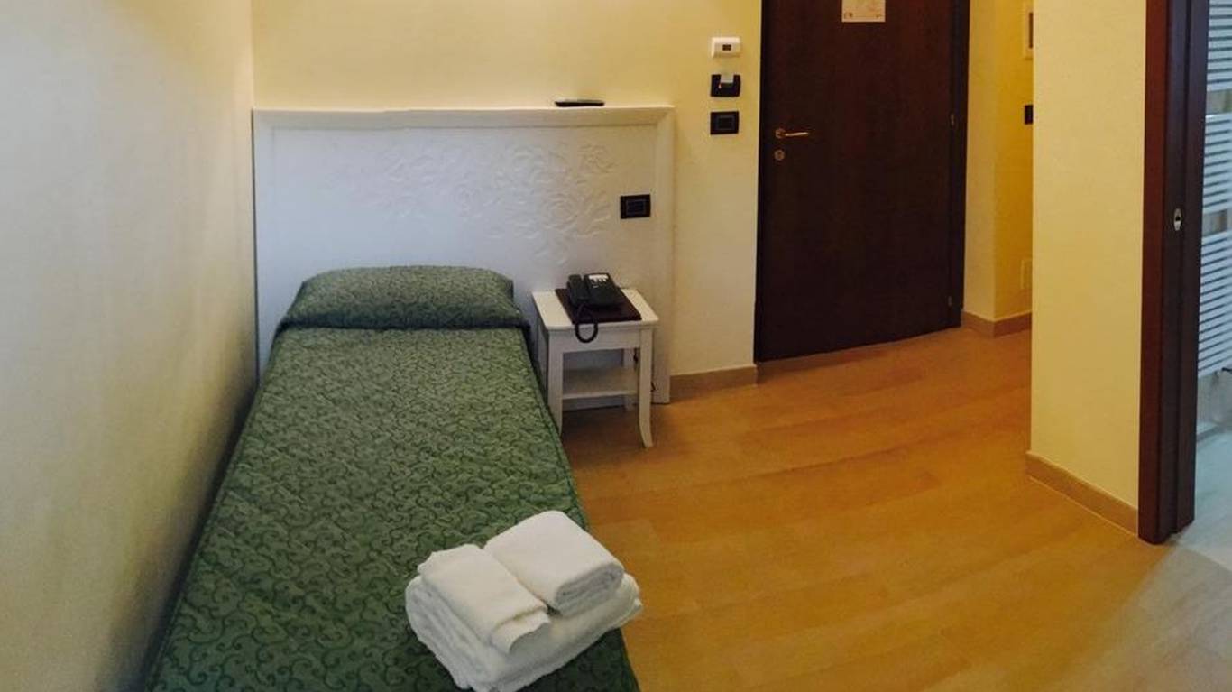 hotel-san-berardo-single-room-1