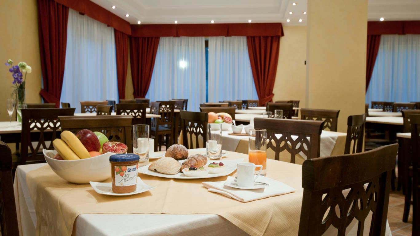 hotel-san-berardo-breakfast-3